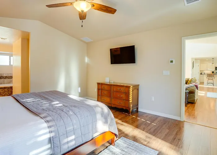4 Mi To Hiking! W/ Furnished Patio