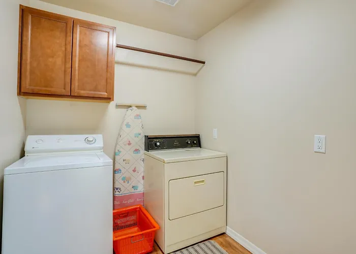 4 Mi To Hiking! W/ Furnished Patio *