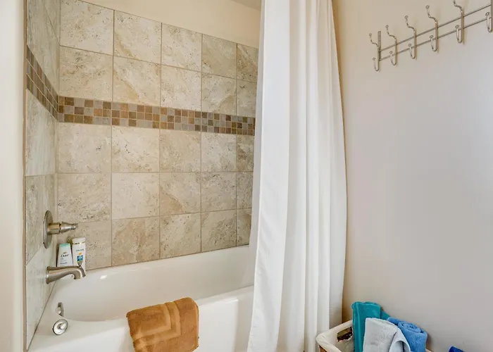 4 Mi To Hiking! W/ Furnished Patio Holiday home