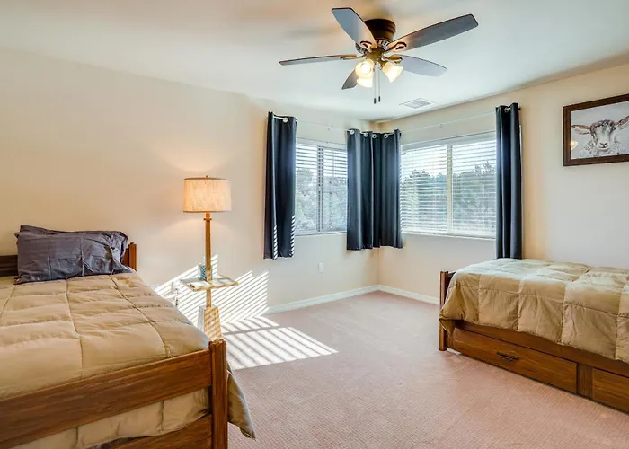 4 Mi To Hiking! W/ Furnished Patio Holiday home